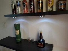 Mini bar flotante con luces led en internet