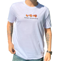 Camiseta Keep Evolving Unissex