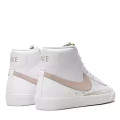 Nike Blazer Mid 77 White/Pink en internet