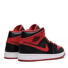 Air Jordan 1 Retro High Alternate Bred en internet