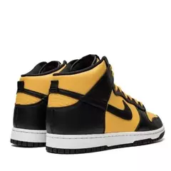 Nike Dunk High Retro Black & Yellow en internet