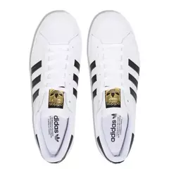 Adidas Superstar en internet