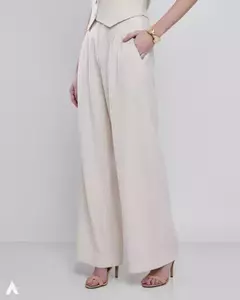 Calça wide leg em alfaiataria com pregas AR - comprar online