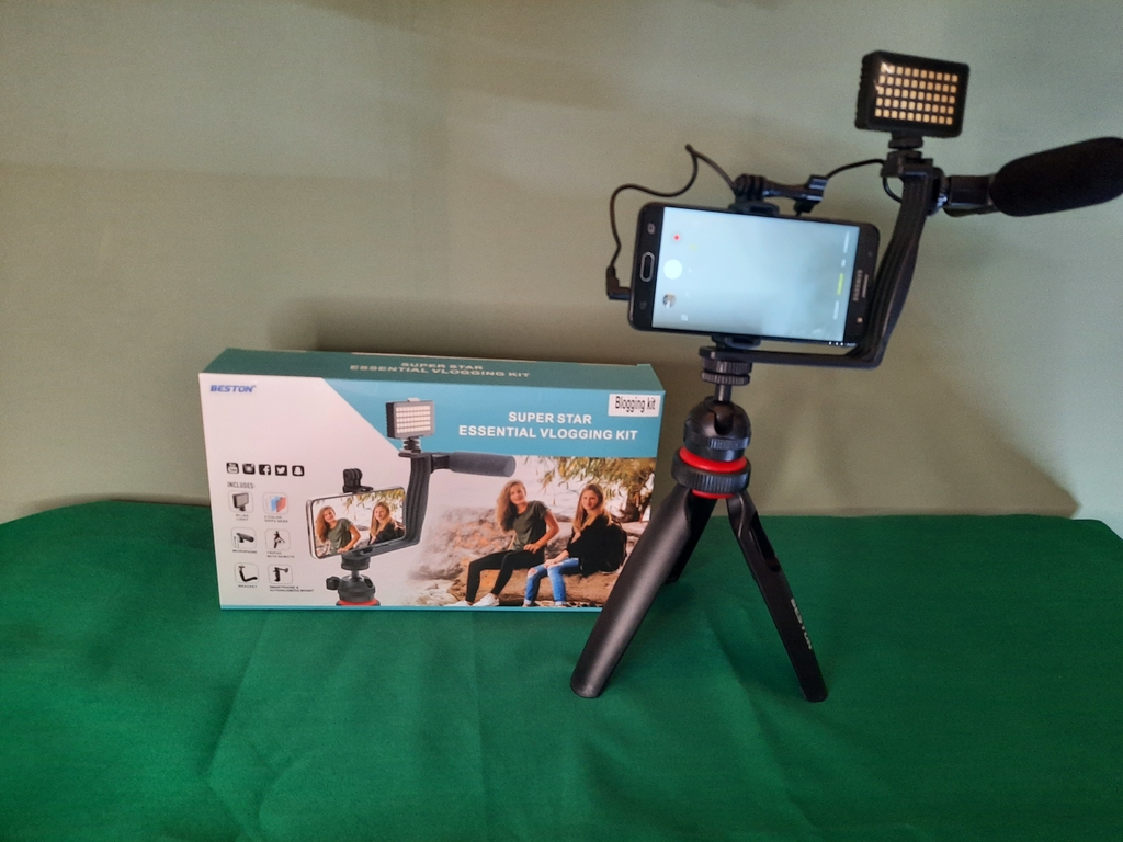 Kit Vlog Streaming Tripode Luz Led Iluminador Microfono TR14 - SKYWAY