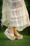 Zapatos de novia. Sandalias doradas con plataforma. VALENTINA COLUGNATTI REAL SHOES. 100% cuero.