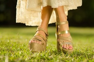 Sandalias de plataforma con tiras. 100% Cuero. Zapatos de Novia VALENTINA COLUGNATTI REAL SHOES