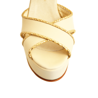 Sandalias de plataformas color nude. Diseño exclusivo. 100% Cuero. Zapatos de Novia.