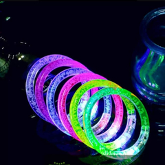 Imagen de 10 Pulsera de acrílico trasparente con LED. Cotillón Luminoso