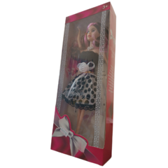 Boneca Happy Day Com Vestido Elegante - comprar online