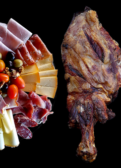 PICADA + PERNIL DE TERNERA + PANES & SALSAS | COMEN 15 | PICAN 30 | $ 17300 x PERSONA