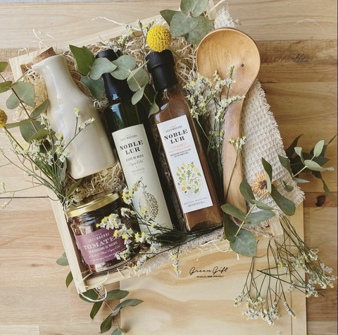 Set gourmet con oliva orgánico y vinagreta francesa