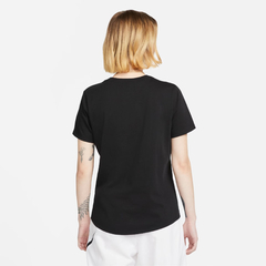 Camiseta Nike Sportswear Essentials Preta - Feminina