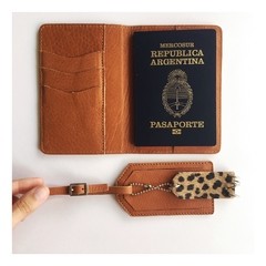 Passport Cover Caramel - comprar online