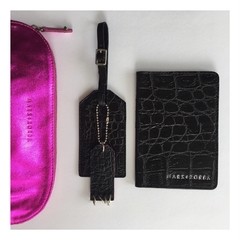 Passport Cover Black Croc - comprar online