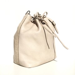 Olympia Bucket Bag Large Cream - comprar online