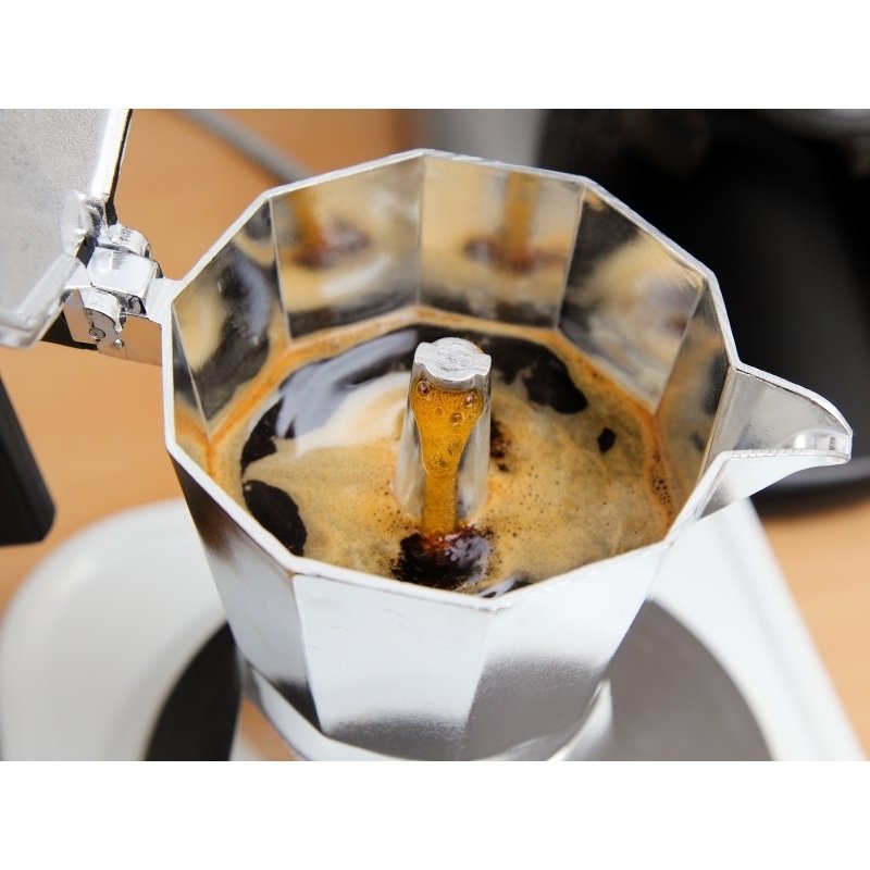 https://dcdn.mitiendanube.com/stores/060/887/products/cafetera-moka1-4c8bb9ffe2db1ca55515802494575807-1024-1024.jpg