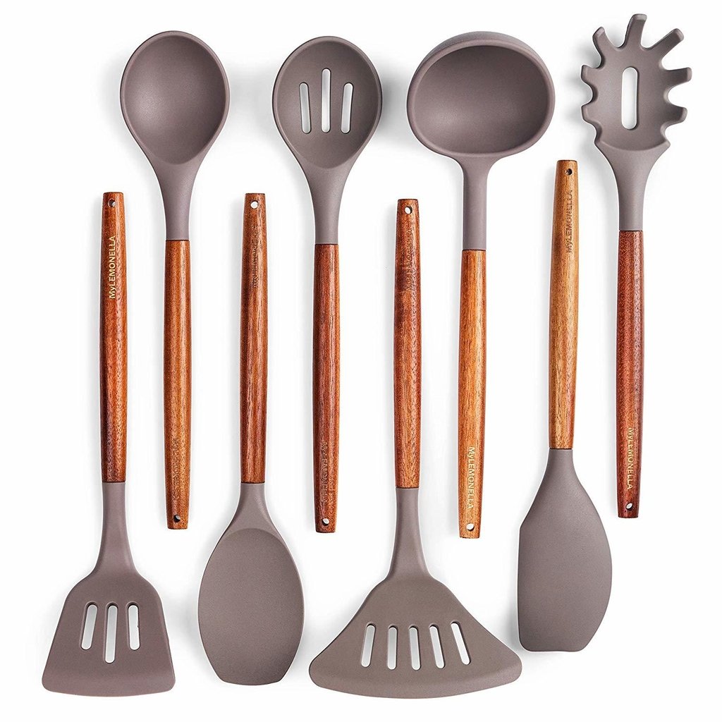 Set de utensilios de cocina en silicona , mas set de cuchillos, base  cuadrada..