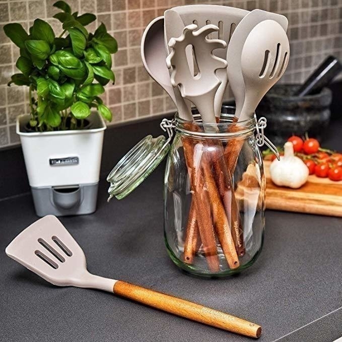 Set x 8 Utensilios de cocina en silicona y madera