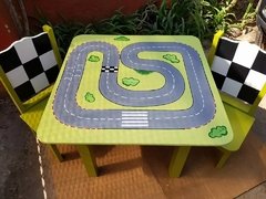 Juego de mesa con 2 sillas - Nido de Polluelos