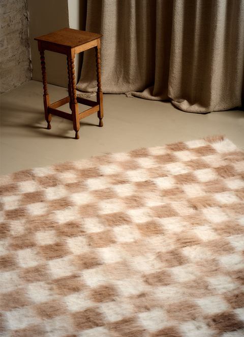 LLAMA DAMERO I RUG (IN STOCK)