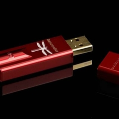 AUDIOQUEST DRAGONFLY RED USB Conector - Modelo AUDIOQUEST, Sonido de alta calidad y portátil - Ideal para audiófilos y viajeros exigentes.