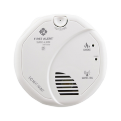 FIRST ALERT Alarma de humo inalámbrica interconectada con ubicación por voz, a baterías SA511B