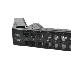 SIEMON Patch Panel UTP Z-MAX Categoría 6A, de 48 puertos, Angulado, 1UR MOD: Z6A-PNLA-U48K