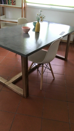 Mesa de comedor patas de petirbí - tapa de microcemento 180 x 90 - comprar online