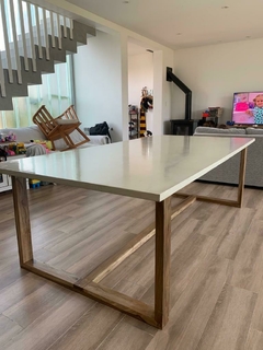 Mesa de comedor patas de petirbí - tapa de microcemento 300 x 110 - comprar online