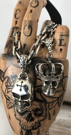 Dije CALAVERA CON CORONA - tienda online