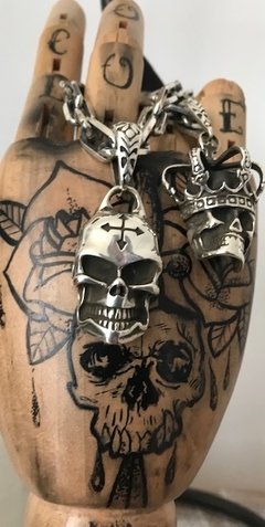 Dije CALAVERA CON CORONA - comprar online