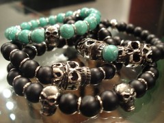 Pulsera de Piedras con Calaveras Mexicanas en internet