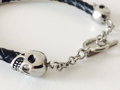 *Pulsera DOS CALAVERAS CON CADENITA en internet