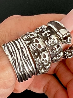 Anillo CINTA CALAVERAS GRANDES - tienda online