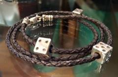 Pulsera de cuero Trenzado con DADOS - comprar online