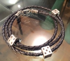 Pulsera de cuero Trenzado con DADOS - CO&CO Joyeria & Diseño