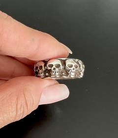 Imagen de Anillo CINTA CALAVERAS GRANDES