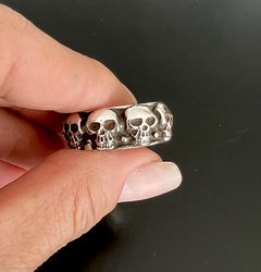 Anillo CINTA CALAVERAS GRANDES