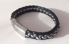 PULSERA CUERO TRENZADO CON ARGOLLAS PLATEADAS en internet