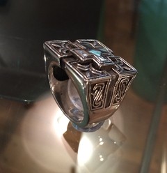 Anillo CUADRADO CON CRUZ