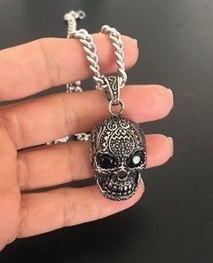 Dije CALAVERA GRABADA CON PIEDRAS - comprar online