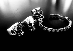 Anillo CALAVERA 3 ROSAS - comprar online