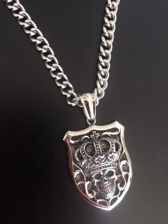 *Dije ESCUDO CALAVERA CON CORONA - CO&CO Joyeria & Diseño