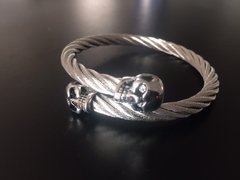 Pulsera Cable de Acero con doble calavera