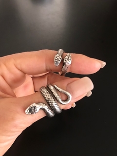 Anillo COBRA ENROSCADA