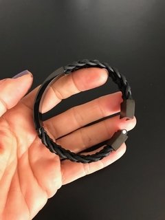 *Pulsera Cuero Trenzado NEGRO con chapa RAYADA en internet