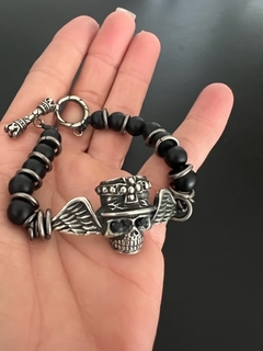 Pulsera calavera con galera y piedras en los ojos - tienda online