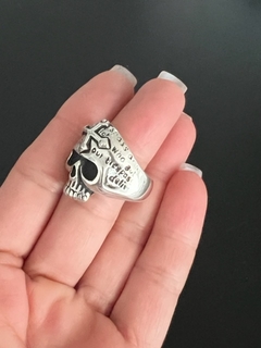 ANILLO CALAVERA CON CRUZ