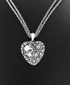 Imagen de DIje CORAZON ROSAS&SKULL