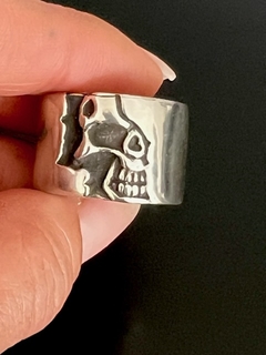 Anillo HALF SKULL en internet